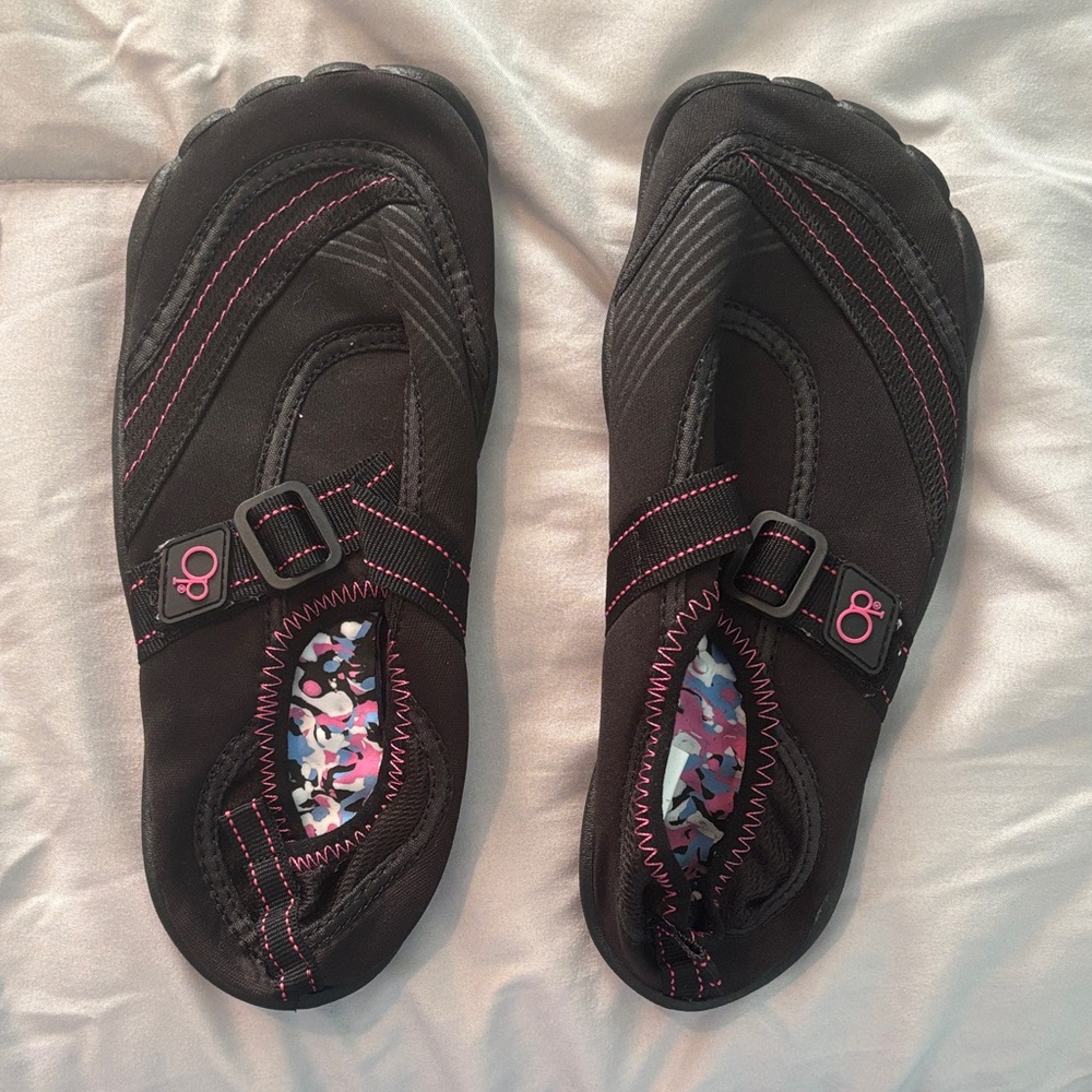 Women's Black and Pink Athletic Shoes
